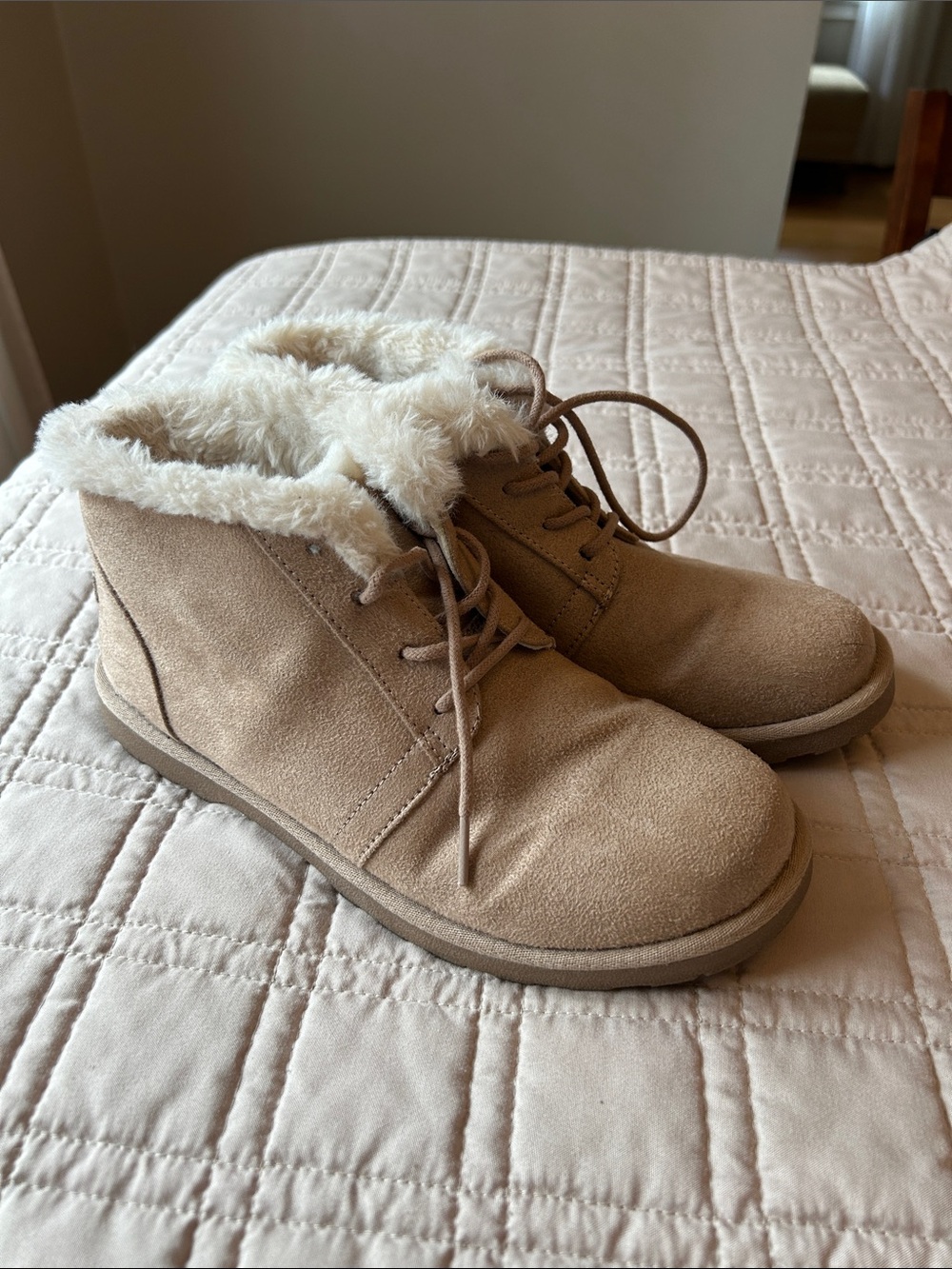 Makalu California Faux Suede Lace-Up Ankle Boots w/ Faux Fur Collar - W 8.5